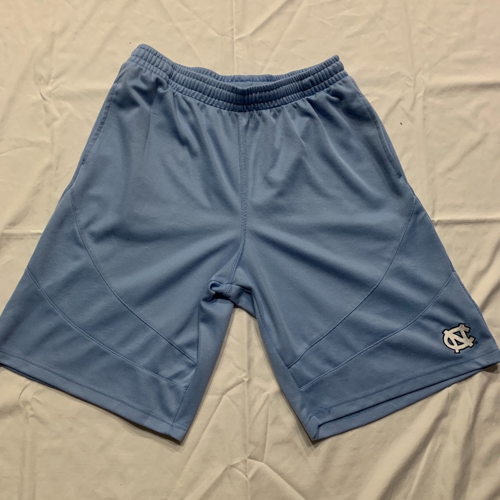 North Carolina NCAA Basketball Men's shorts size Large